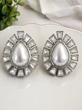 Vintage Pearl/Silver-Tone Clip-On Statement Earrings ✨